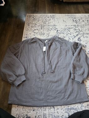 NWT Aerie Gray Textured Tie-Neck Pullover Top Size L